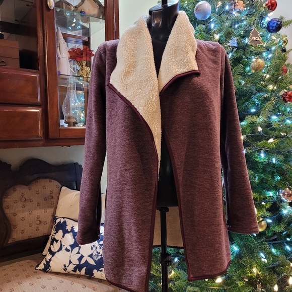 Nicole Miller Sweaters - 🤩Size s Nicole Miller cardigan